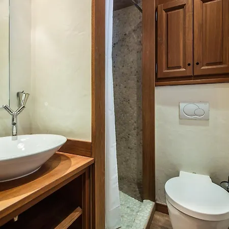 Apartment 5 Pieces Luxe Au Centre De Megeve, Proche Telecabines, 4 Chambres, Garage, Balcon - Fr-1-453-168 *